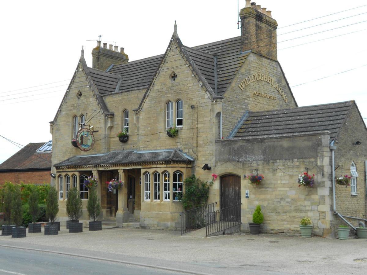 Willoughby Arms Otel Little Bytham Dış mekan fotoğraf